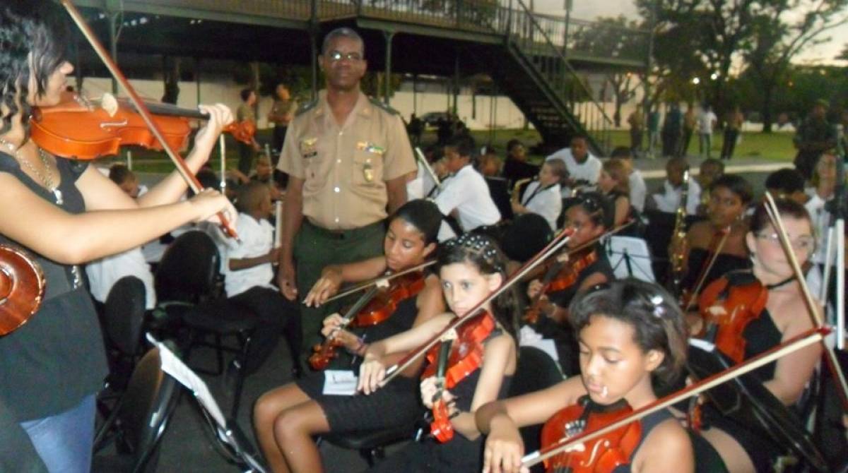 Alunos da Orquestra do Projeto Social Janela 4/14 vão se apresentar no TopShopping - Divulgação