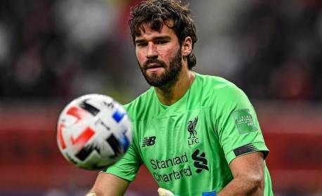 Liverpool mostra apoio a Alisson após morte do pai: 'Você nunca estará sozinho'