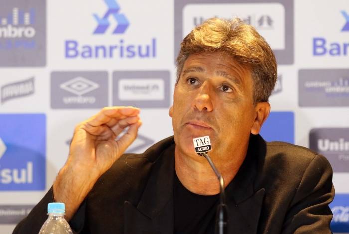 O técnico Renato Gaúcho renovou o contrato até o fim de 2020