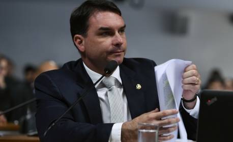 TRE tranca investigação contra Flávio Bolsonaro por ocultação de bens