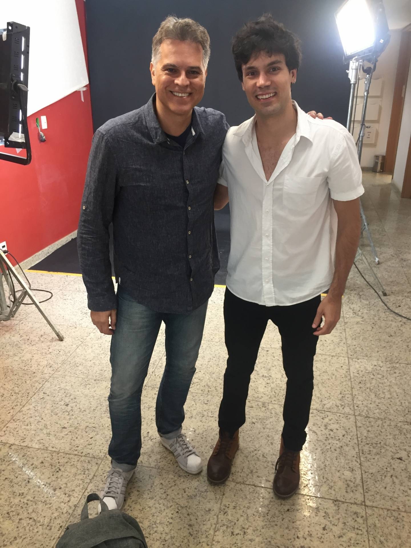 Walter Nunes posou com Juan Alba nos bastidores de 