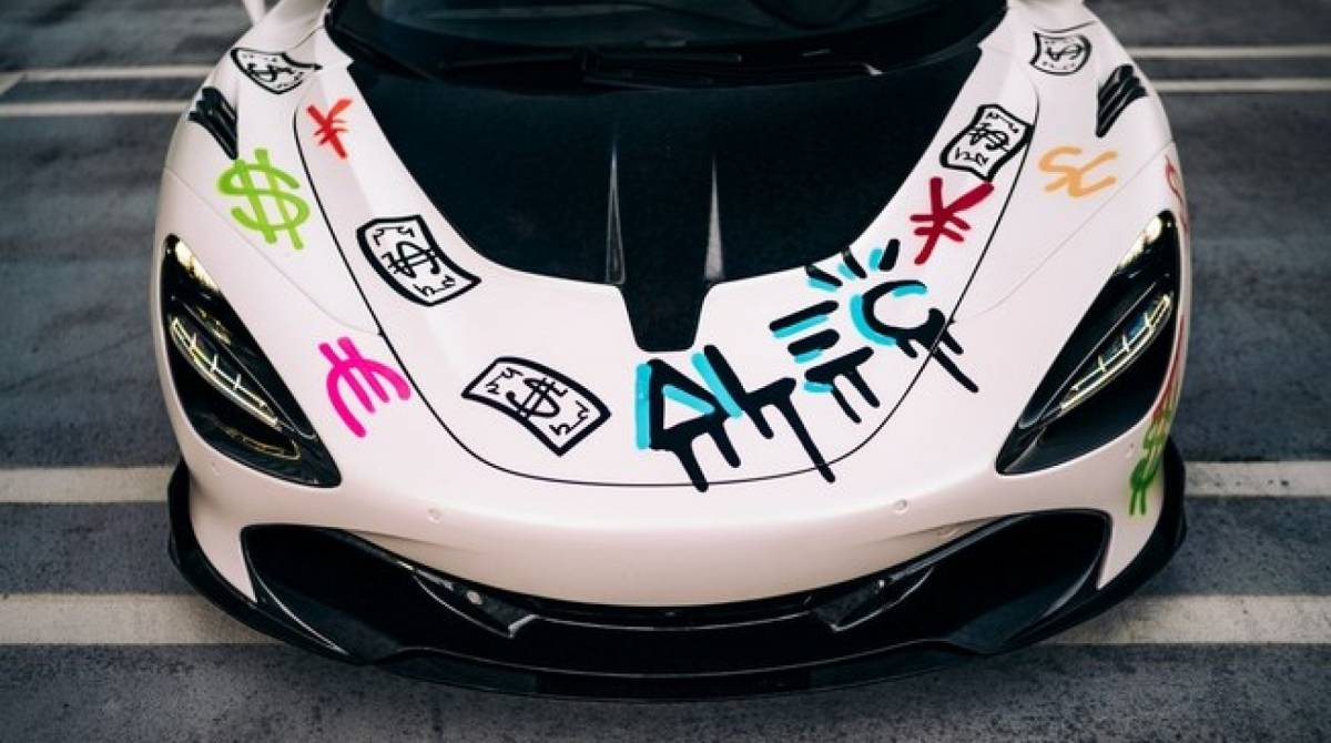McLaren 720S, customizado por Alec Monopoly
