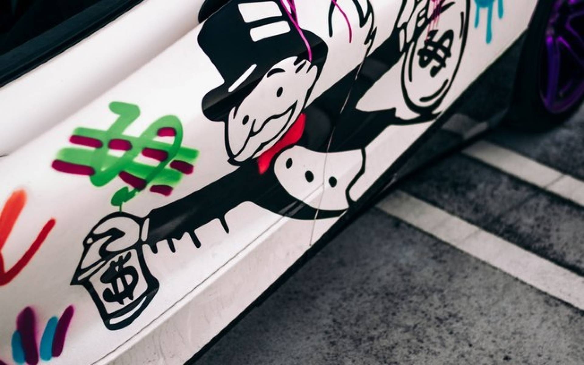 McLaren 720S, customizado por Alec Monopoly
