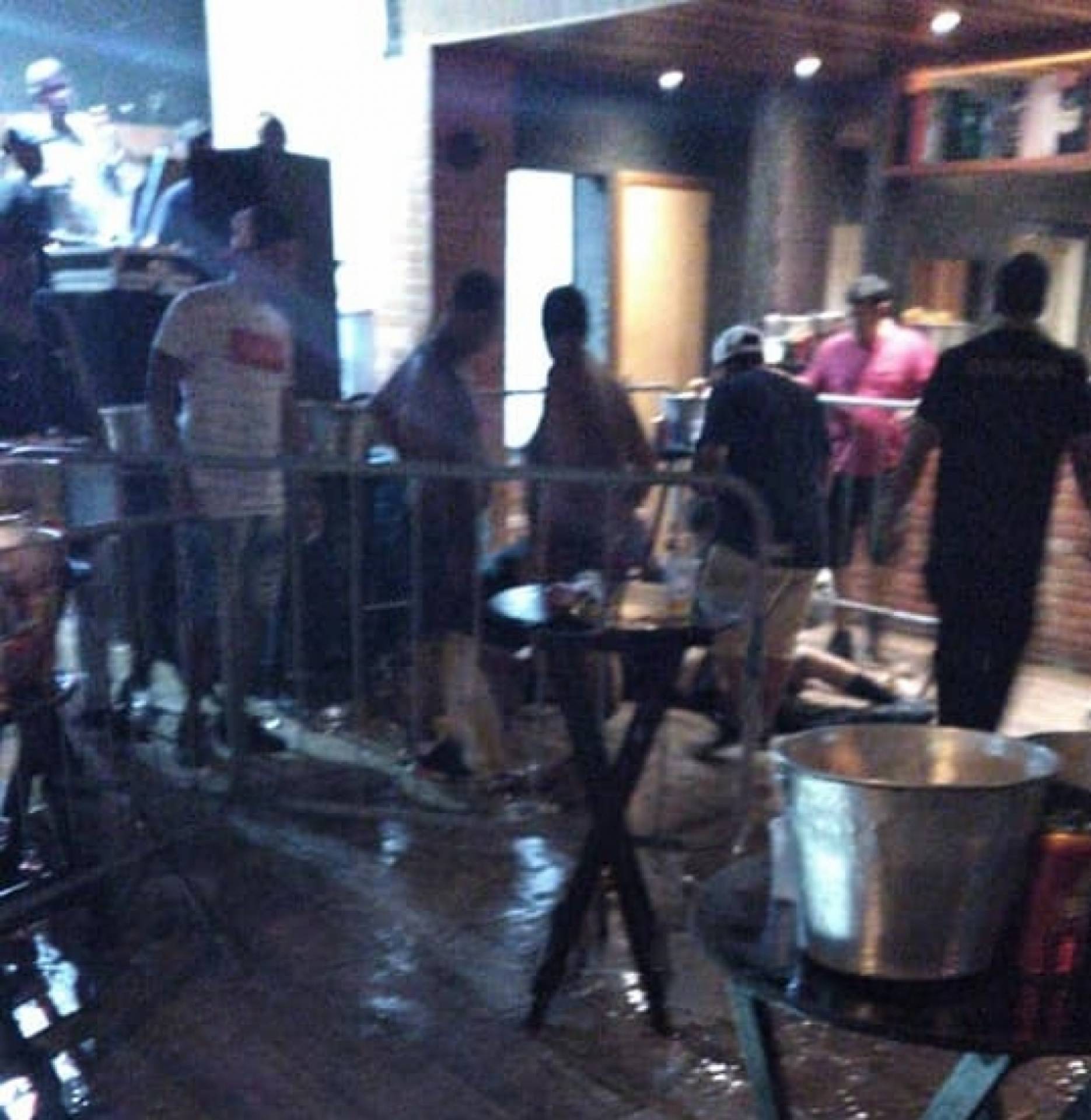 Disparos aconteceram dentro de um bar em São João de Meriti, na Baixada Fluminense - Reprodução/Facebook