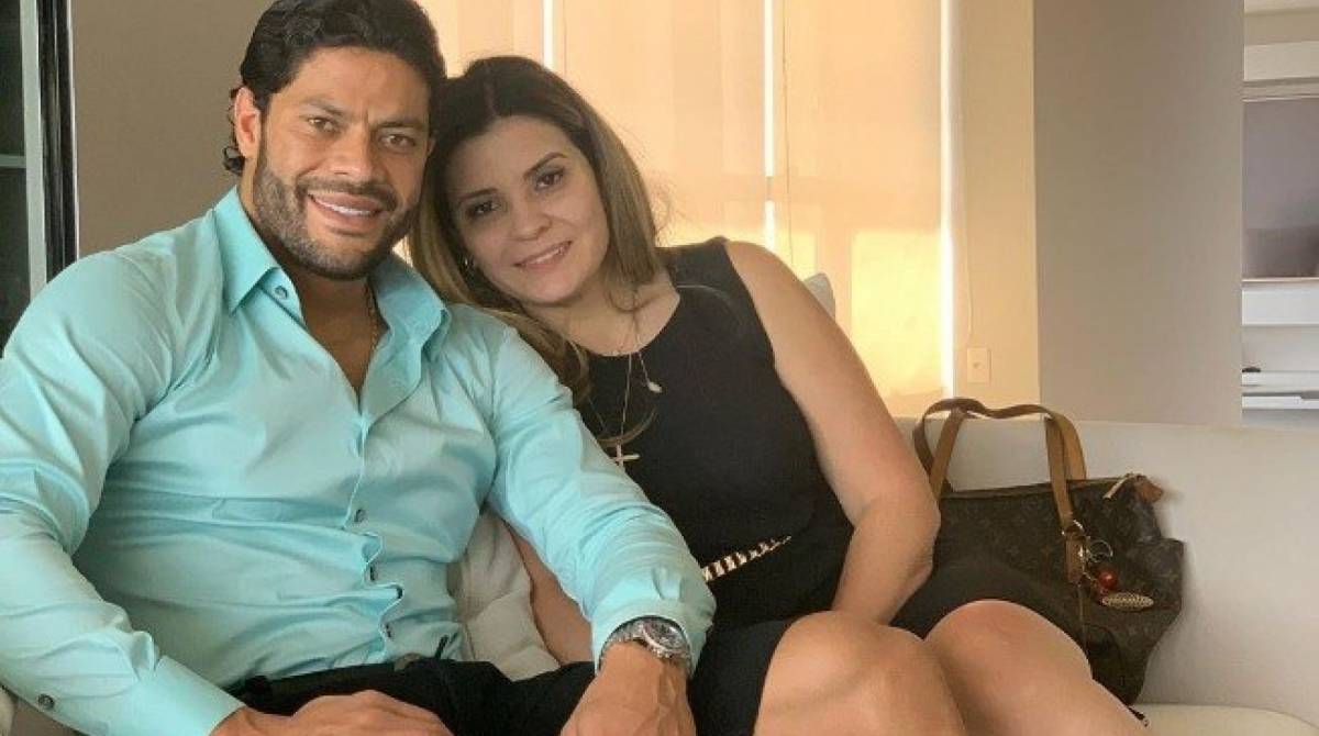 Hulk e Marisa Ajila (atual namorada)