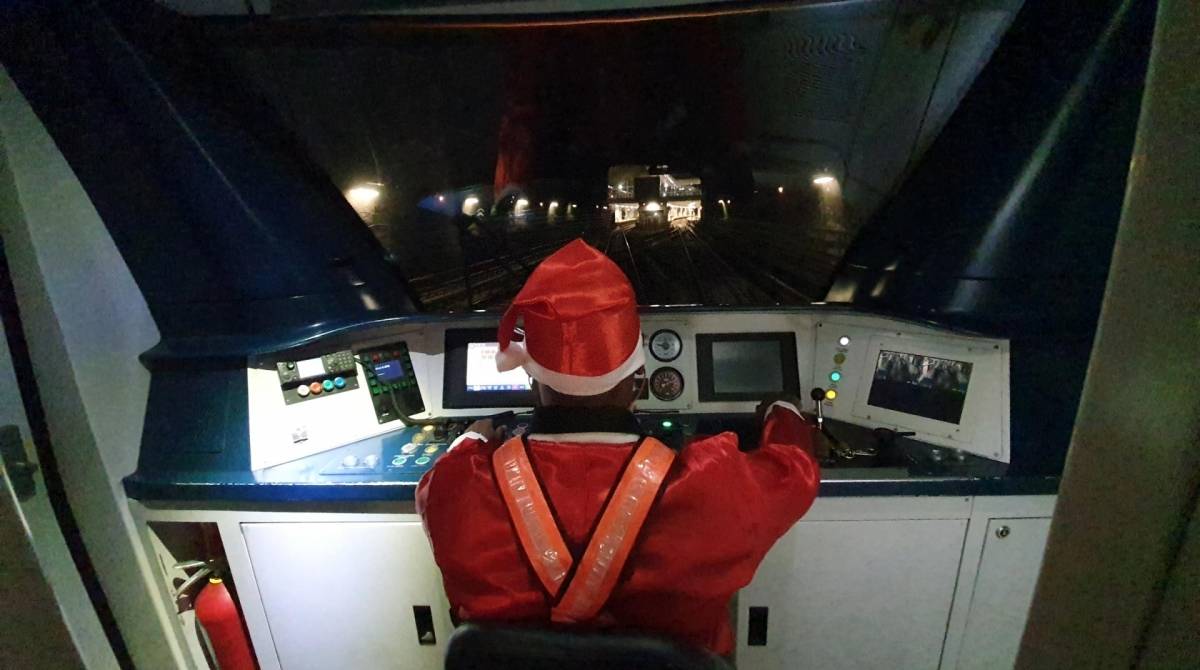 Condutores do metr&ocirc; v&atilde;o se fantasiar de Papai Noel durante as viagens