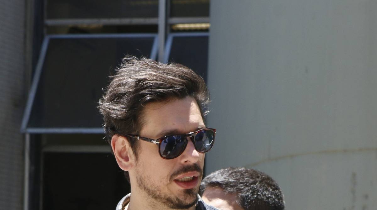 Jo&atilde;o Vicente de Castro chegou &agrave; sede da Pol&iacute;cia Civil no fim da manh&atilde; desta quita-feira 