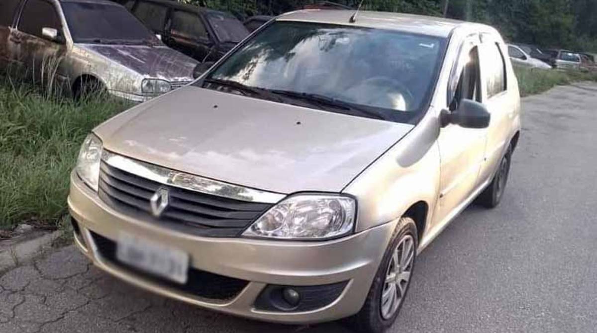 Carro em que Luiz Felippe foi encontrado