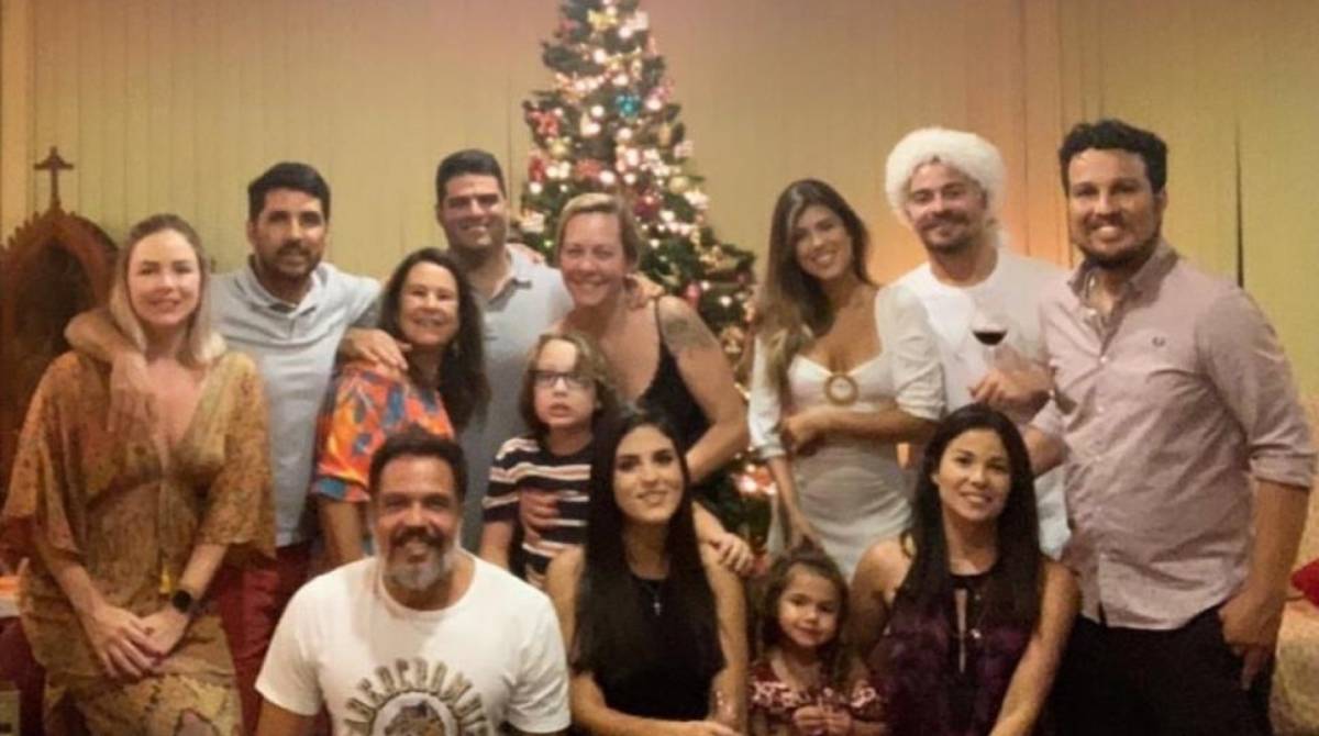 Thiago Martins passa o Natal com a namorada, Talita Nogueira