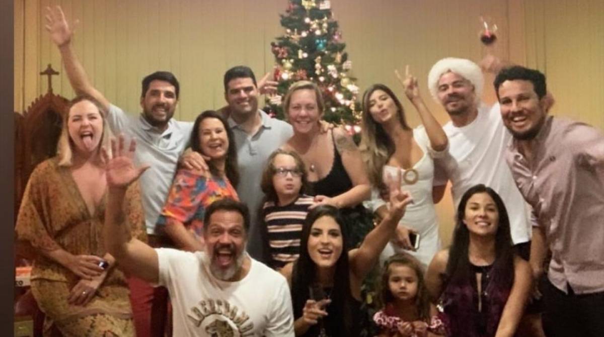 Thiago Martins passa o Natal com a namorada, Talita Nogueira