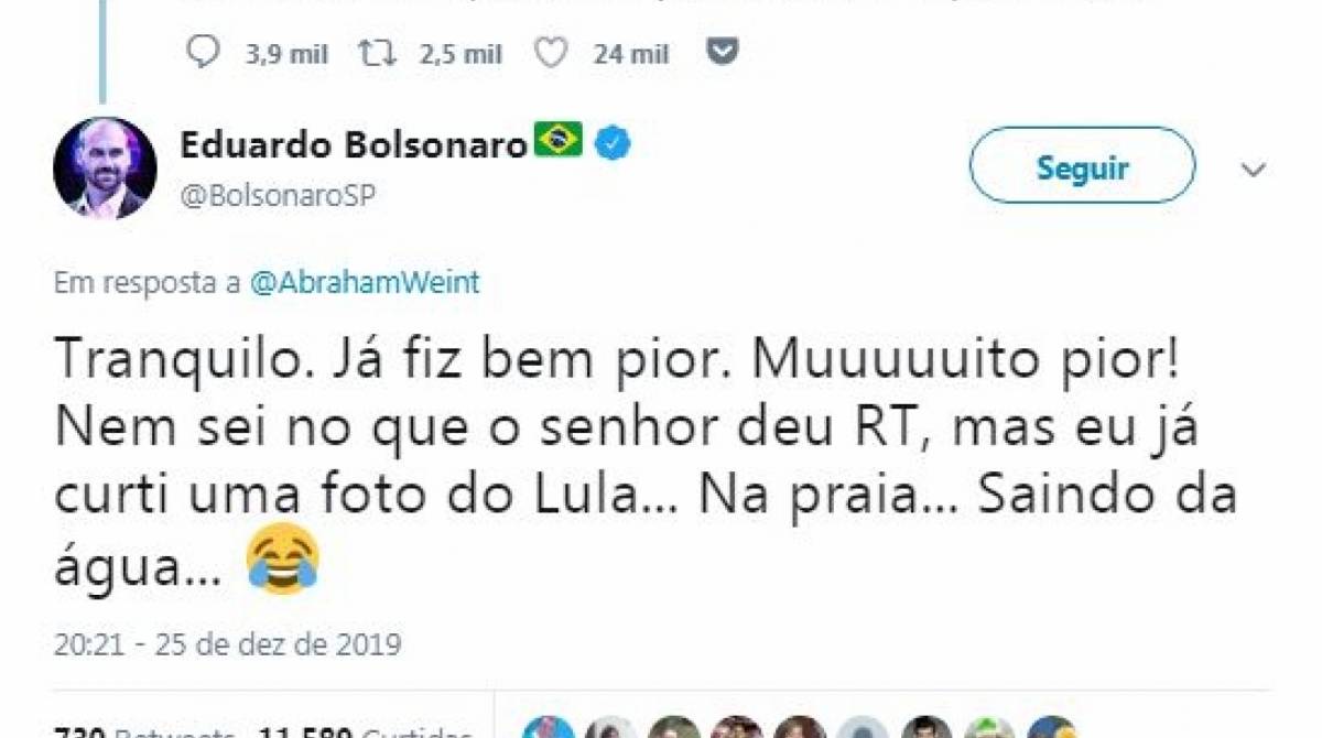 Eduardo Bolsonaro tranquiliza ministro da Educação, Abraham Weintraub, por compartilhar post crítico a Jair Bolsonaro