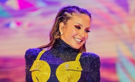 Visual novo de Claudia Leite choca web