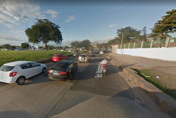 Região da Avenida Brasil, perto da Cidade Alta, onde casal de turistas suíços bateram com carro após criminosos atirarem e ferir os dois
