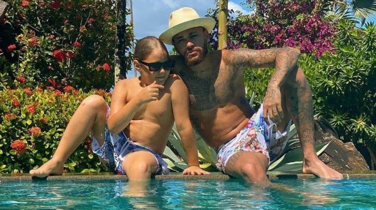 Neymar está de férias na Bahia