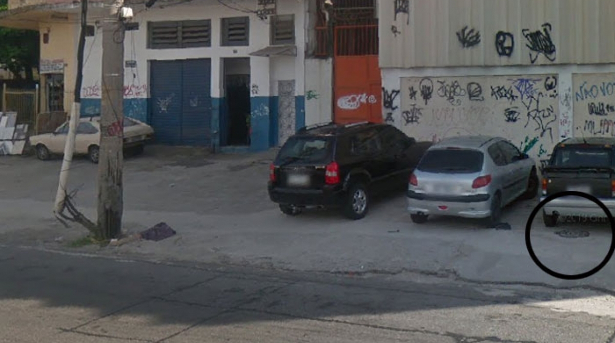 Bueiro (em destaque) onde corpo do homem foi encontrado em Maria da Graça  - Reprodução | Google Street View 