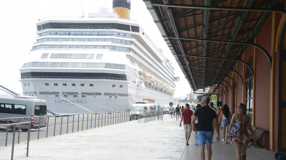 Turistas chegam em transatlânticos no Píer Mauá na maior temporada de cruzeiros dos últimos 20 anos. - Tomaz Silva/Agência Brasil
