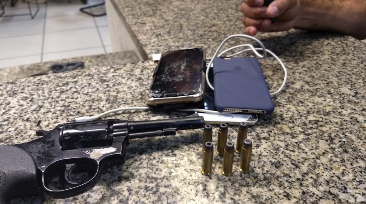 Material apreendido após perseguição