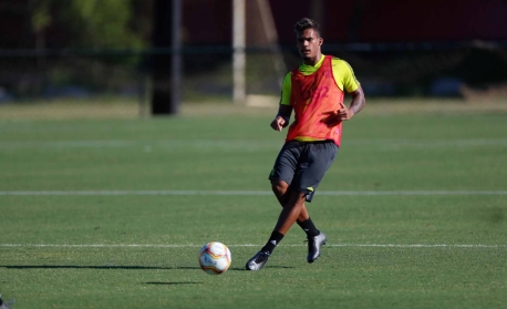 Rafael Santos, cria da base do Flamengo, retorna ao clube após passagem pelo futebol europeu