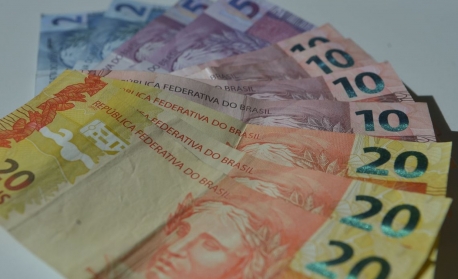 Banco Central: brasileiros depositaram mais de R$ 70 milhões líquidos na poupança em maio