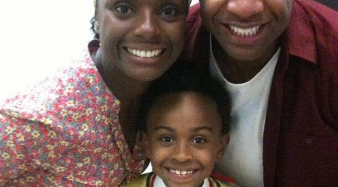 Marcelo Batista com Adriana Alves e Jean Paulo Campos nos bastidores de 'Carrossel'