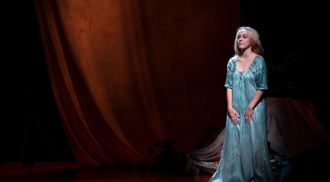 Sara Antunes no papel da primeira mulher a governar o Brasil - Victor Iemini