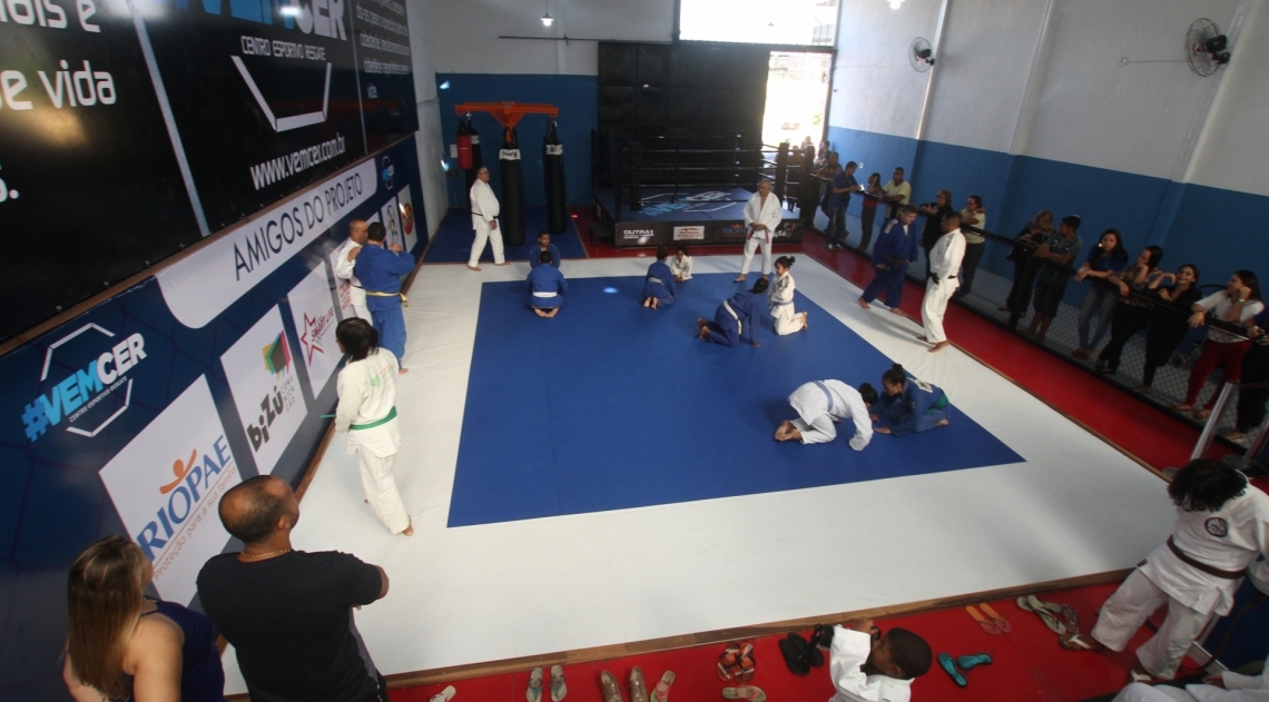 Projeto atende cerca de 700 pessoas em São João de Meriti