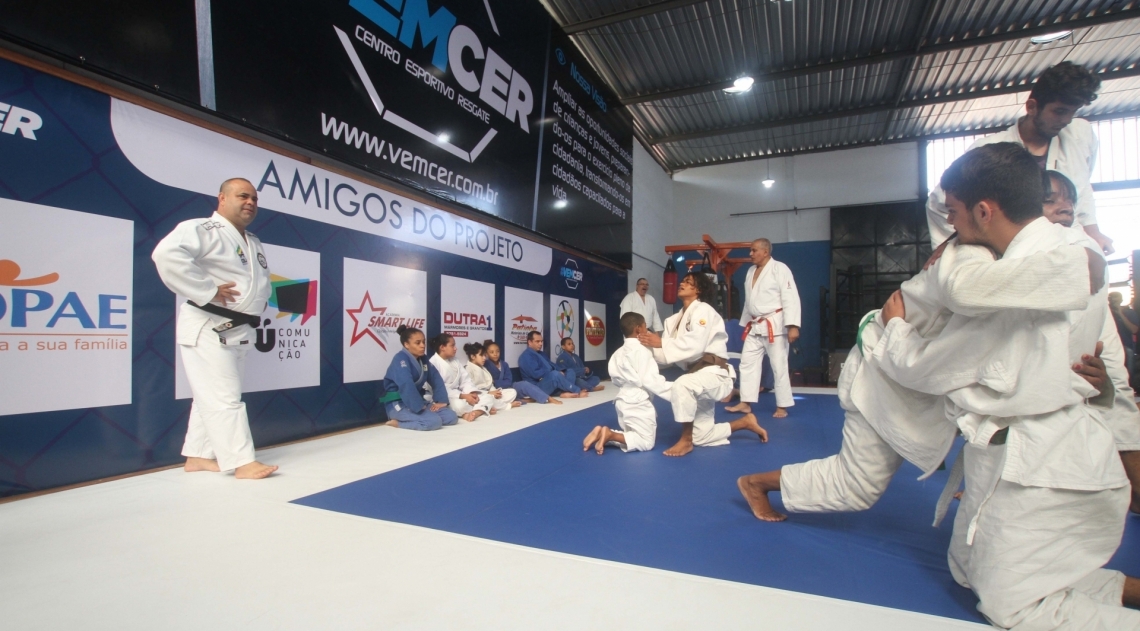 Projeto atende cerca de 700 pessoas em São João de Meriti