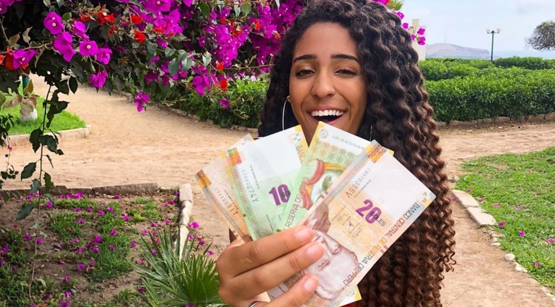 Nath Rodrigues, de 21 anos, criadora do canal 'Finanças com Nath'