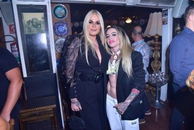 Monique Evans e Cacá Werneck voltam a namorar