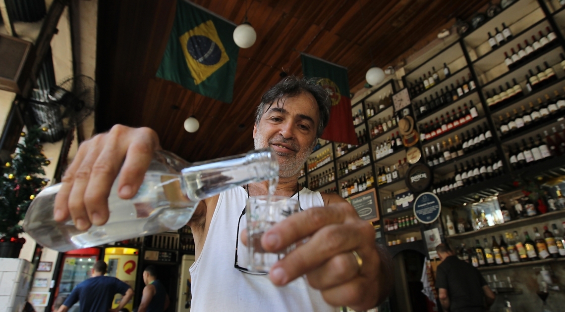 Rio de Janeiro 10/01/2019 - Bares centen&aacute;rios da cidade do Rio de Janeiro. Na foto acima Fernando Pires. Foto: Luciano Belford/Ag&ecirc;ncia O Dia