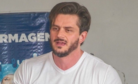 Ex-BBB Marcos Harter é acusado de agressão verbal e física em consultório