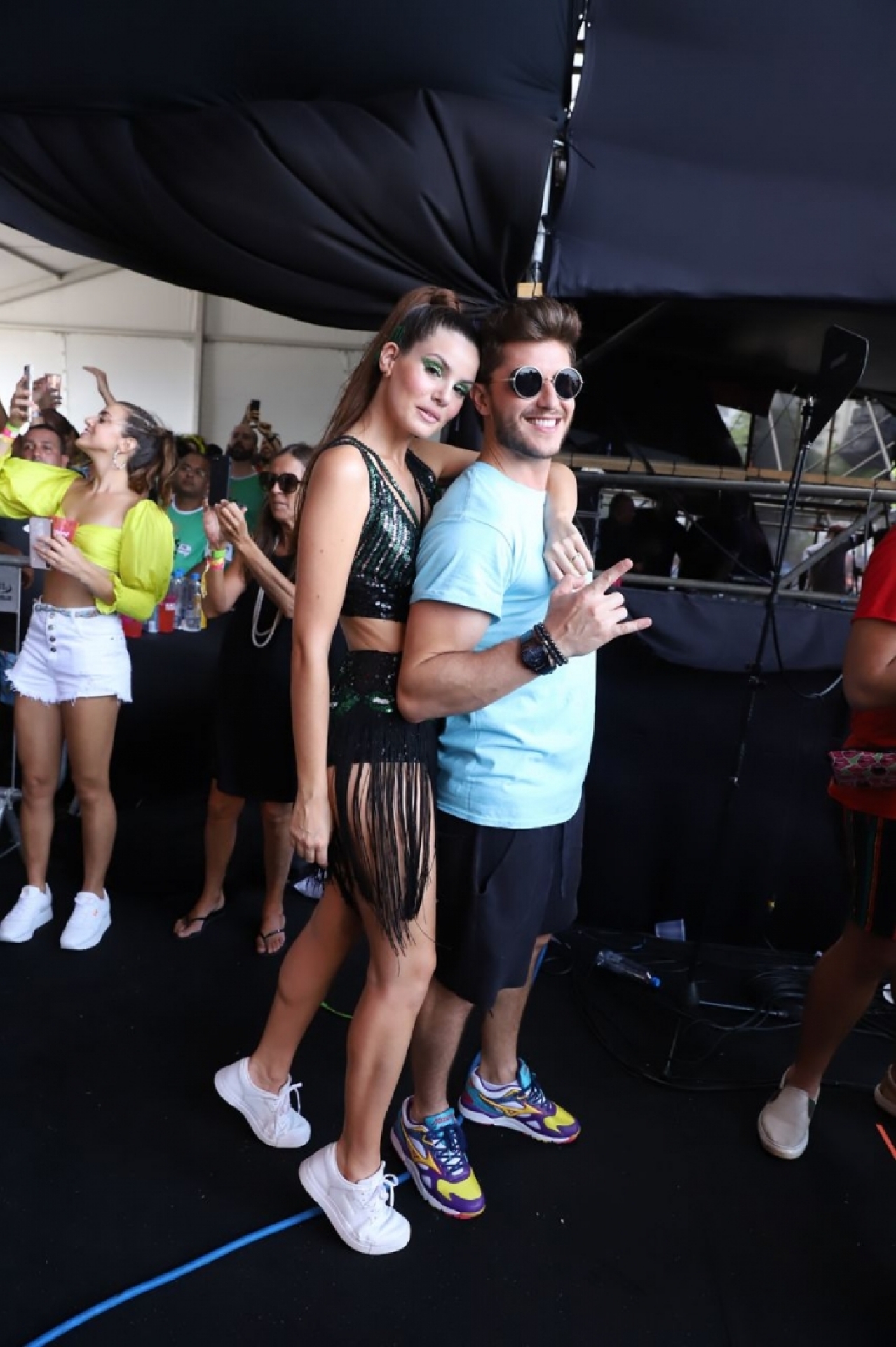 Camila Queiroz e Klebber Toledo 