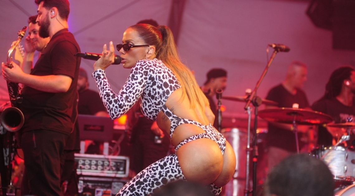 Anitta no ensaio do 'Bloco das Poderosas'