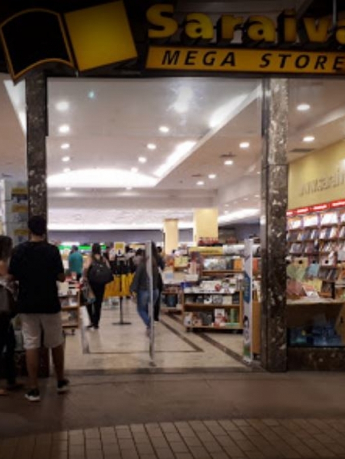 Livraria Saraiva anuncia fechamento de lojas