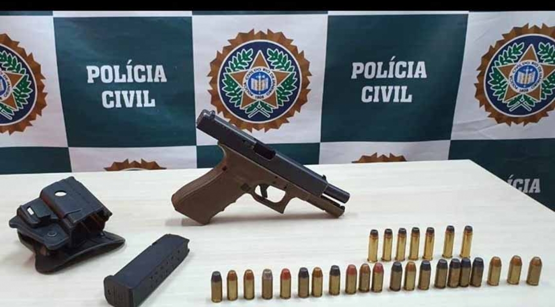 Material encontrado com o miliciano