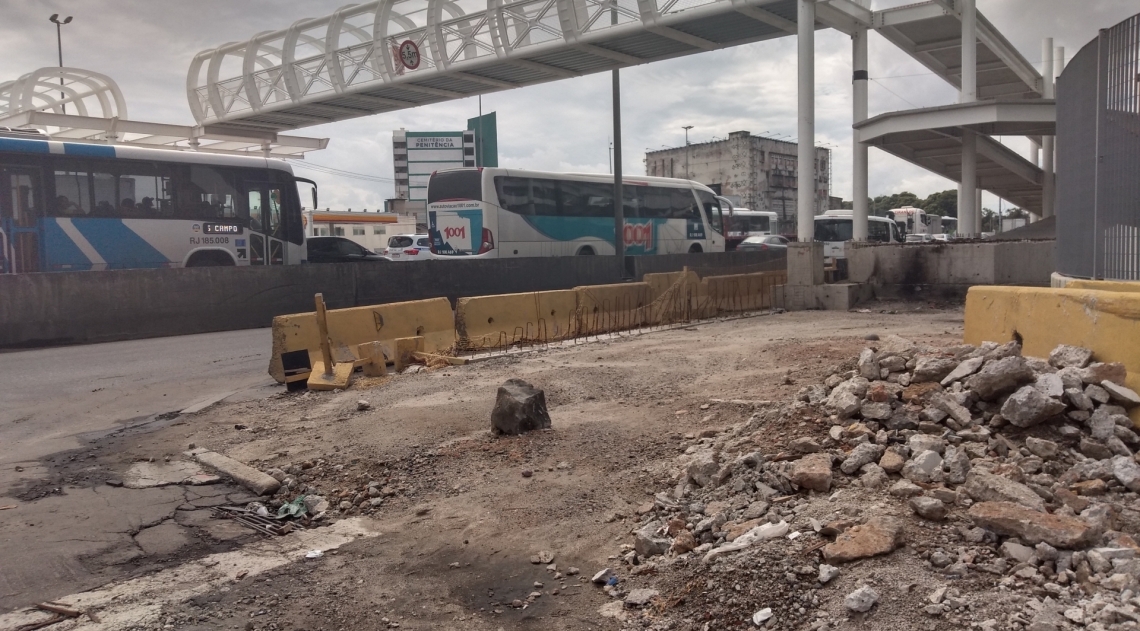 Passarela não foi concluída