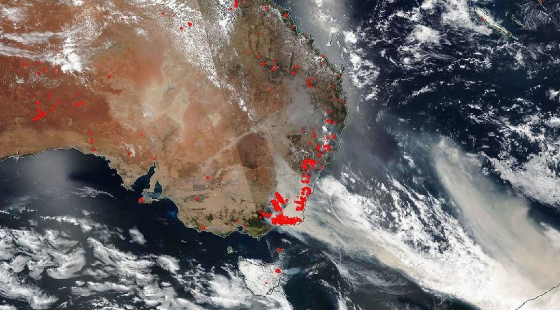 Satélite mostra trajeto de fumaças dos incêndios na Austrália - Nasa