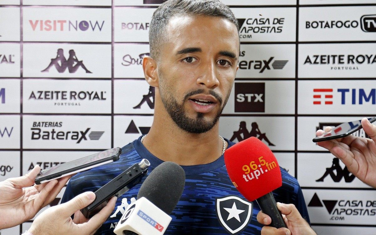 Caio Alexandre &eacute; uma das apostas da base do Botafogo para a temporada - Vitor Silva/Botafogo