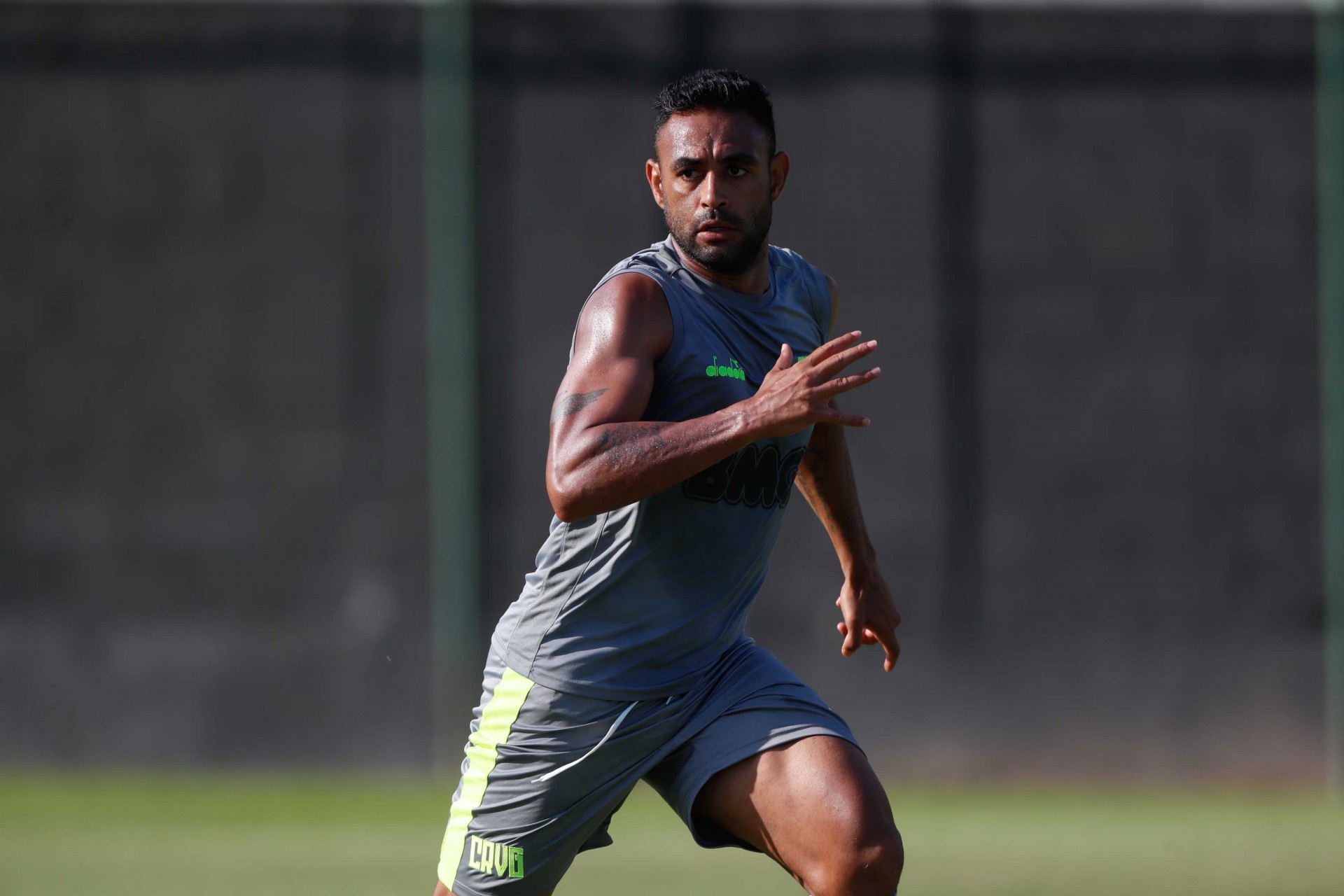 Alto salário de Werley no Vasco atrapalha negociações pelo zagueiro