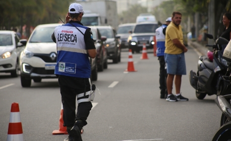 Alerj aprova projeto que permite que motoristas com CNH vencida tenham até 40 minutos para chamar outro condutor