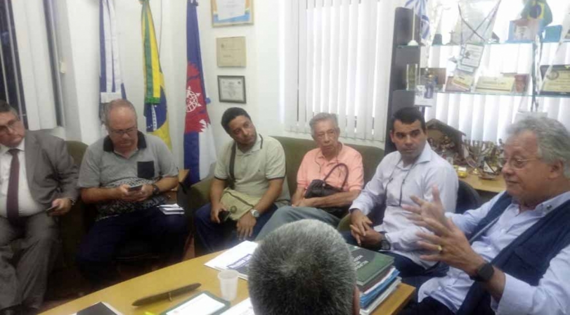 Reunião acontece na manhã desta sexta-feira