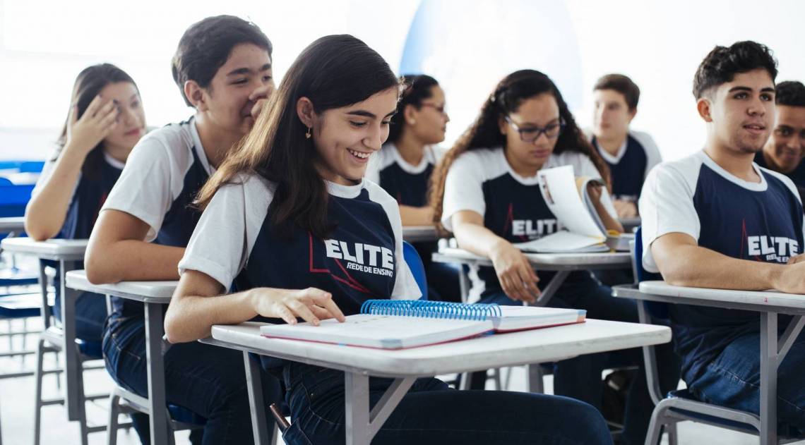 Rede Elite de ensino abre inscrições para bolsas de ensino gratuitas
