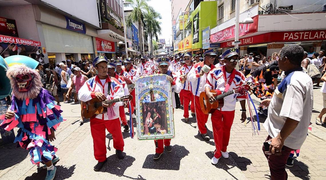 Um encontro de vÃ¡rias folias de reis vai marcar a manhÃ£ de sÃ¡bado