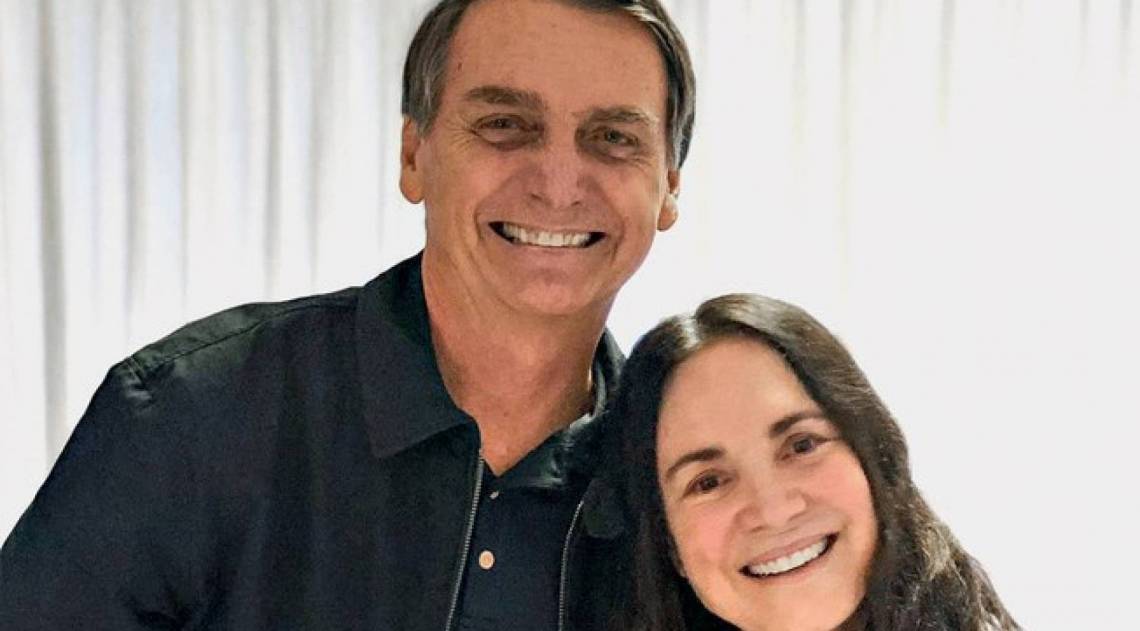Bolsonaro e Regina Duarte em foto publicada nas redes sociais 
