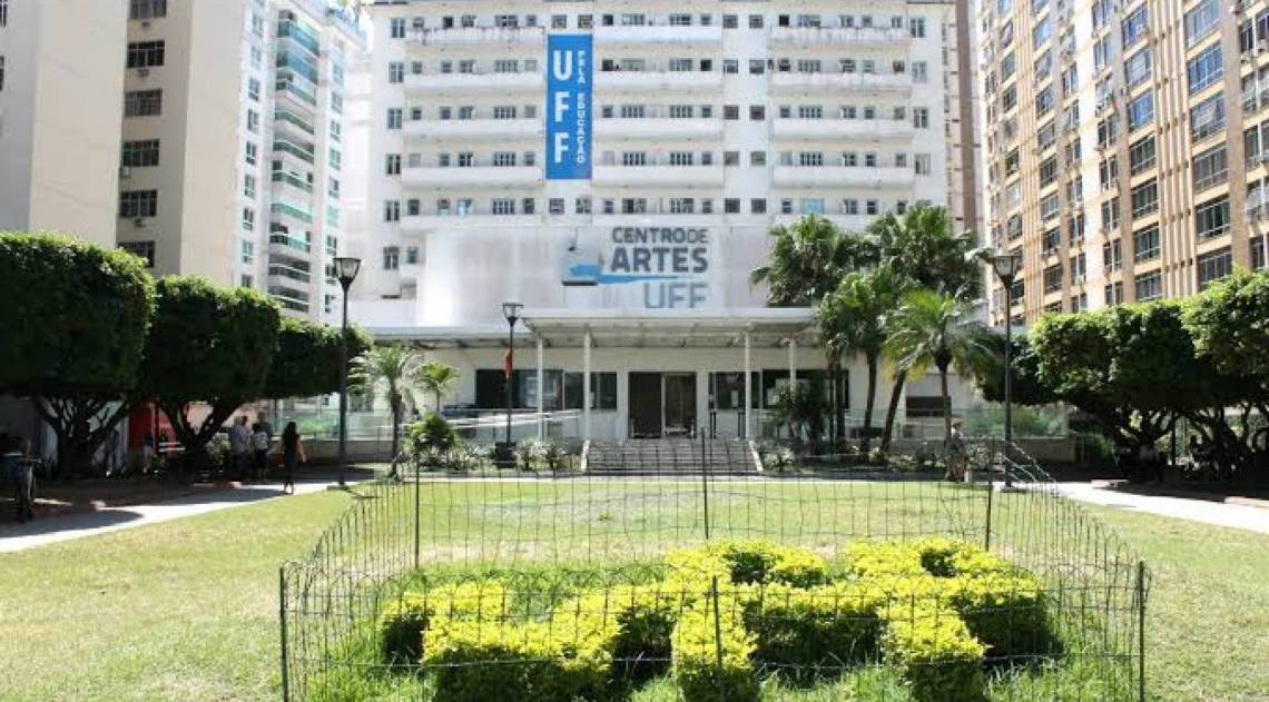 Vencimentos variam entre R$ 2.446,96 e R$ 4.180,66 conforme titula&ccedil;&atilde;o