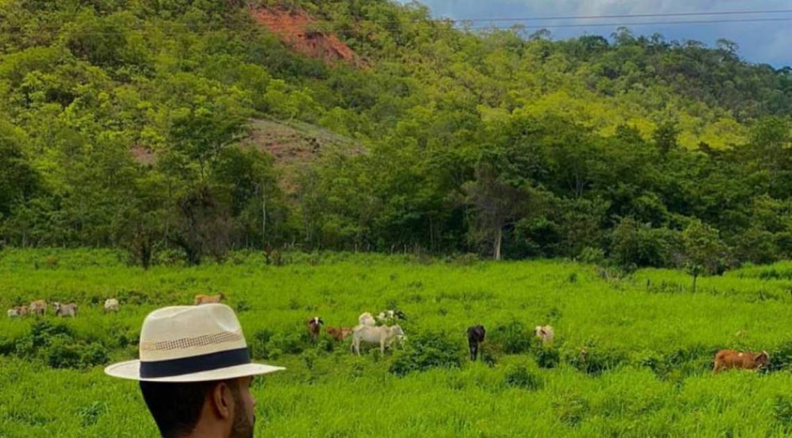 Thullio Milion&aacute;rio j&aacute; exibe alian&ccedil;a 