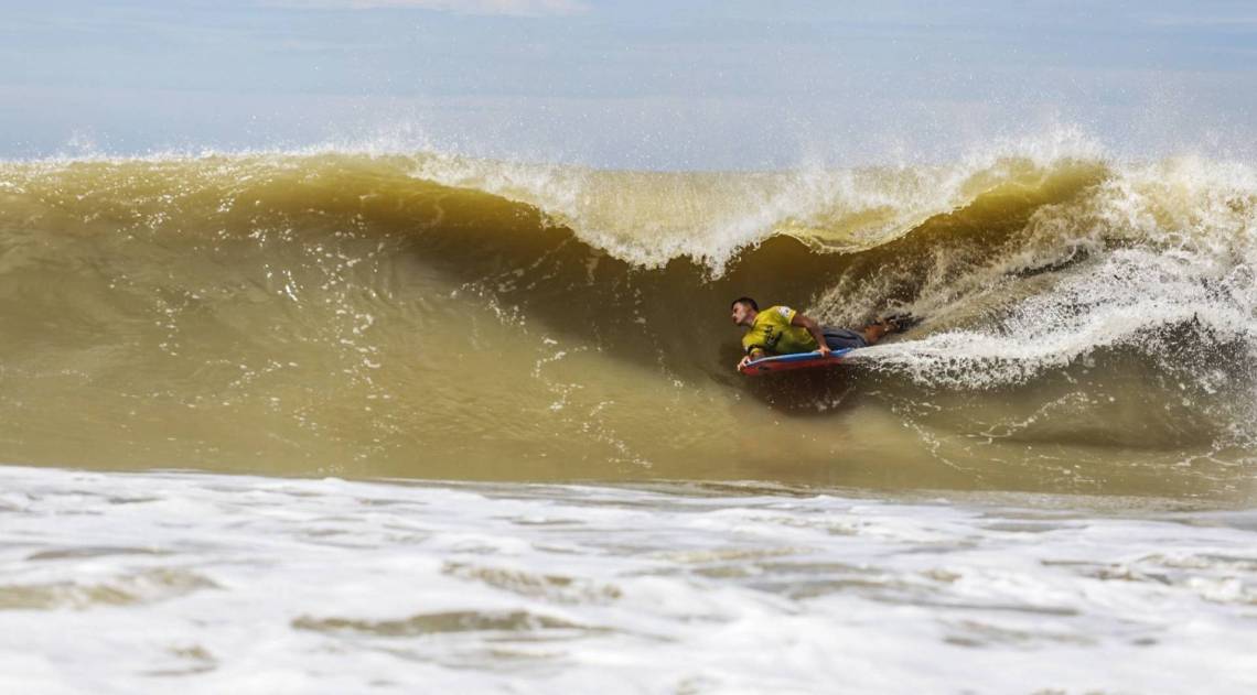 O torneio de bodyboard é uma das principais atrações da programação de verão da Praia do Farol