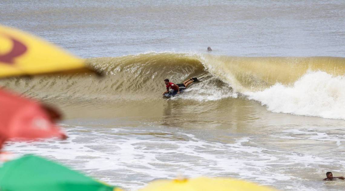 Representantes de Campos e várias cidades vizinhas costumam participar do já tradicional torneio de bodyboard da Praia do Farol - Divulgação prefeitura de Campos