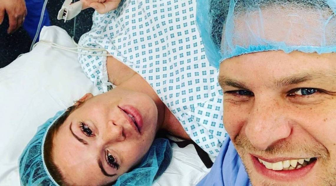 Darryl Baker fez uma série de procedimento estéticos para parecer mais bonita na hora do parto - Instagram / Reprodução