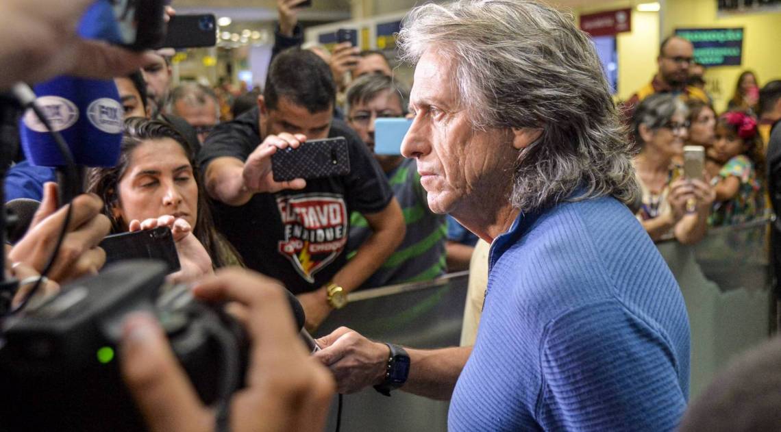 Jorge Jesus desembarca no Rio e fala sobre renovação - Marcelo Cortes/CRF